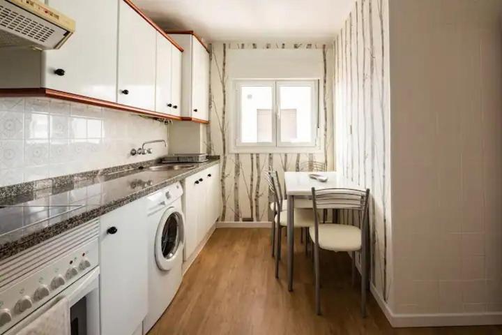 Apartamento Ezcurdia 22 Playa De San Lorenzo Primera Linea Gijón Exterior foto